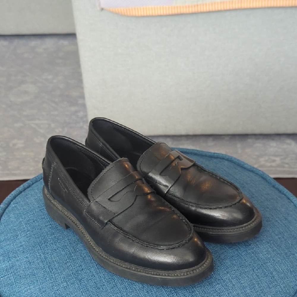 Vagabond Black Leather Penny Loafers with Lug Sole